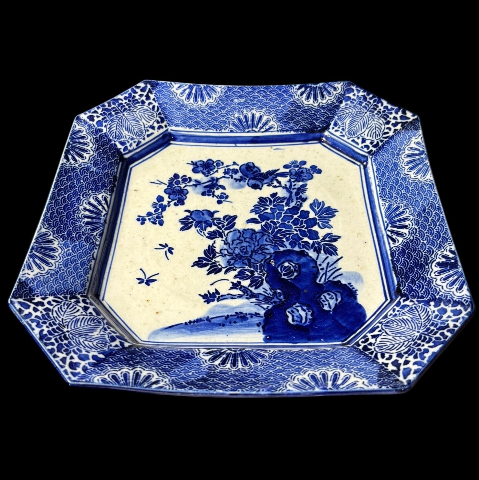 美品　陶器　年代物　盛り皿　飾り絵皿　藍の色合いが素晴らしい　古道具 美品 陶器 年代物 盛り皿 飾り絵皿 藍の色合いが素晴らしい 古道具