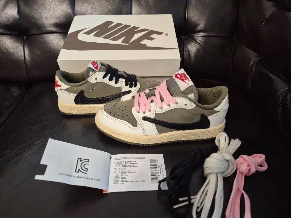 NIKE ナイキ トラビススコット ジョーダン 1 キッズ 品 スニーカー