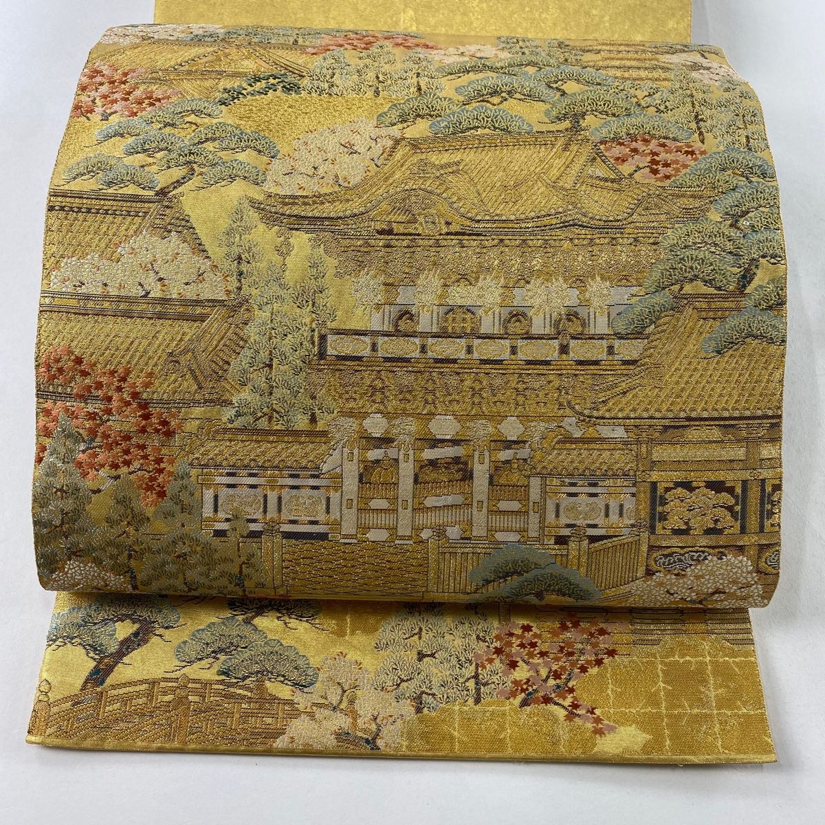 袋帯 秀品 関西仕立て 建物 松 金糸 箔 金色 お太鼓柄 正絹