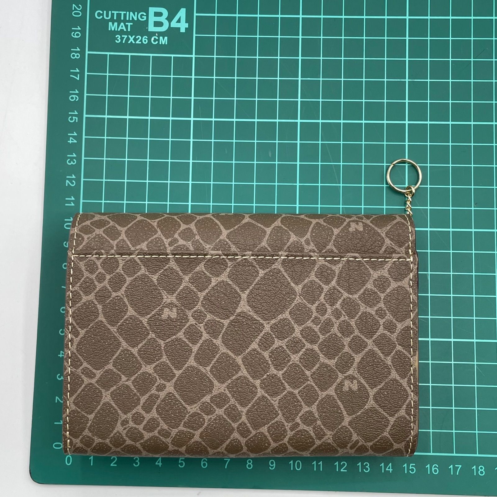 【新品】ニナリッチ　二つ折り財布　カラーヌーボー　ボルドー ニナ リッチ NINA RICCI 二つ折り財布【グレインヌーボーパース