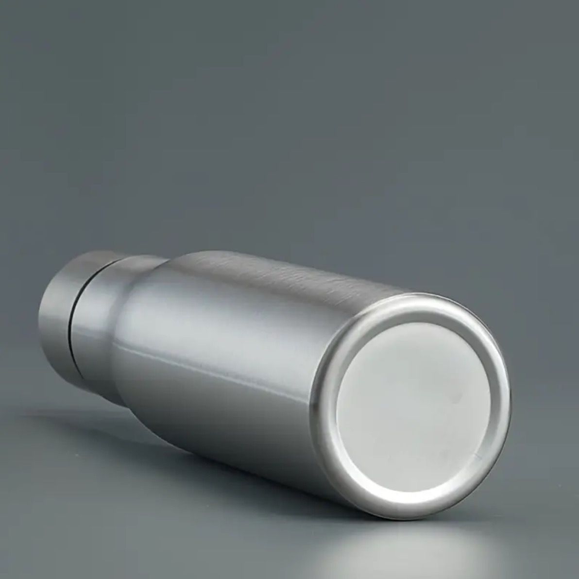 水筒 ステンレスボトル 500ml スリム 直飲み 紐付き シルバー シンプル