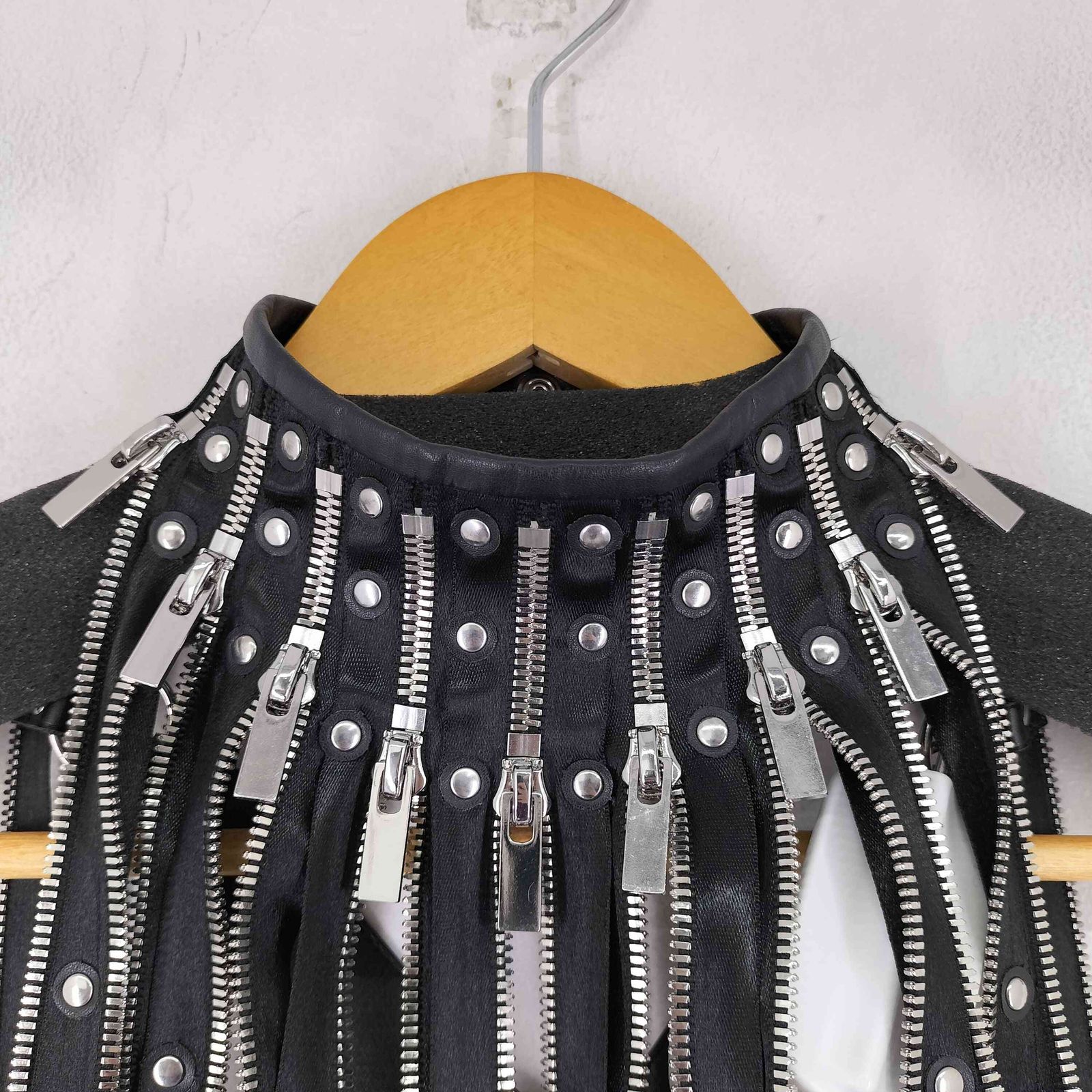 ノワールケイニノミヤ noir kei ninomiya 22AW クロスストラップ