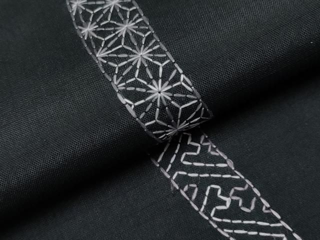 平和屋本店□極上 男性 訪問着 紬地 刺繍 刺し子 よろけ縞吉祥文 黒地