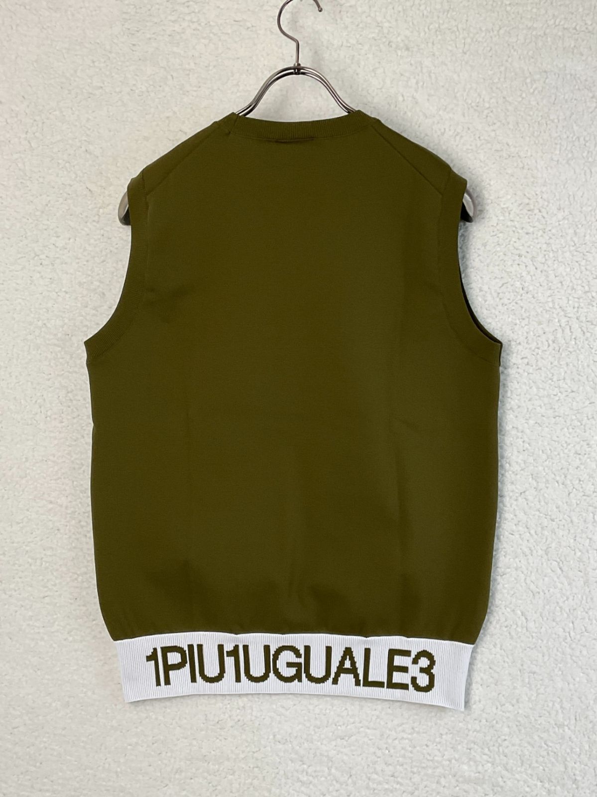 1PIU1UGUALE3 GOLF 3.0 オリーブ×ホワイト LOGO RIB VEST ロゴ 1PIU1UGUALE3 GOLF 3.0 オリーブ×ホワイト LOGO RIB VEST ロゴ
