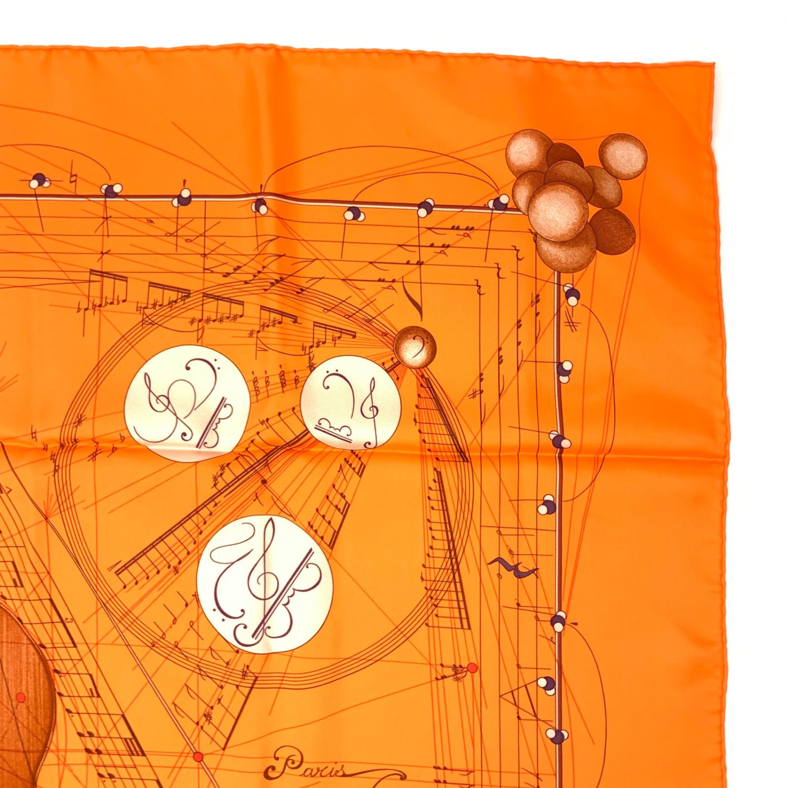 HERMES エルメス カレ90 球体が奏でる音楽 ヴァイオリン スカーフ 美品 希少 HERMES エルメス スカーフ 球体が奏でる音楽 ヴァイオリン
