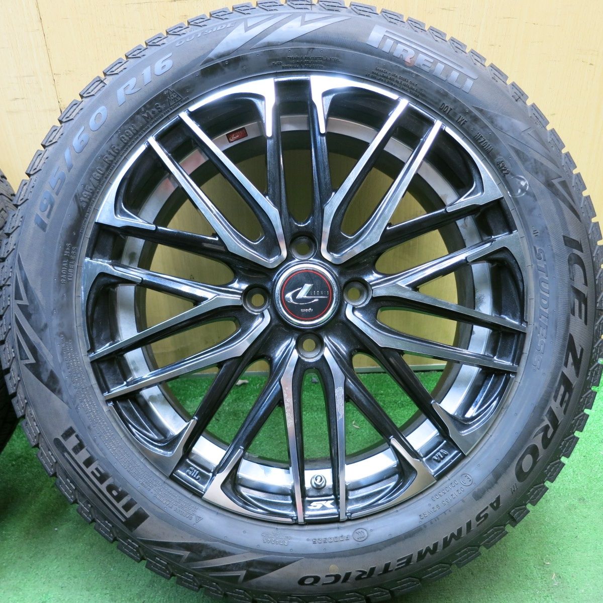 バリ溝 22年 9分 LEONIS SK 195 60R16 スタッドレス ピレリ アイスゼロ アシンメトリコ レオニス 16インチ PCD100 4H 5092108HAス