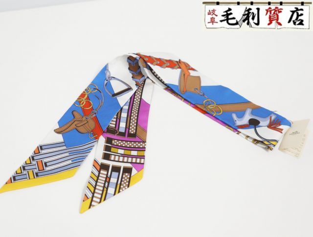 エルメス HERMES スカーフ ツイリー 馬勒とチャーム シクラメン