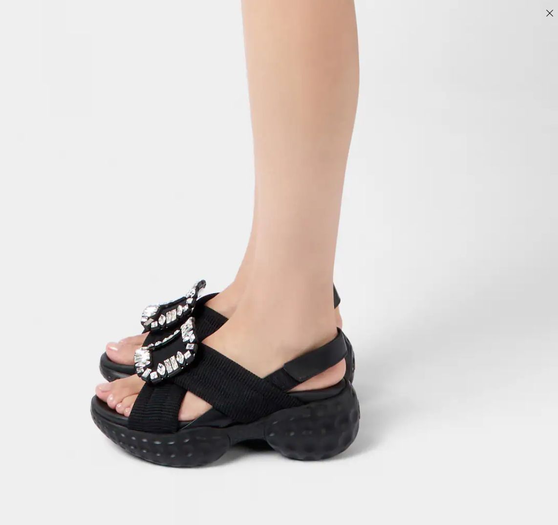 ロジェヴィヴィエ ヴィヴ ラン ストラス バックル　サンダル 38 三越伊勢丹 | Roger Vivier/ロジェ ヴィヴィエ通販 | 「ヴィヴ