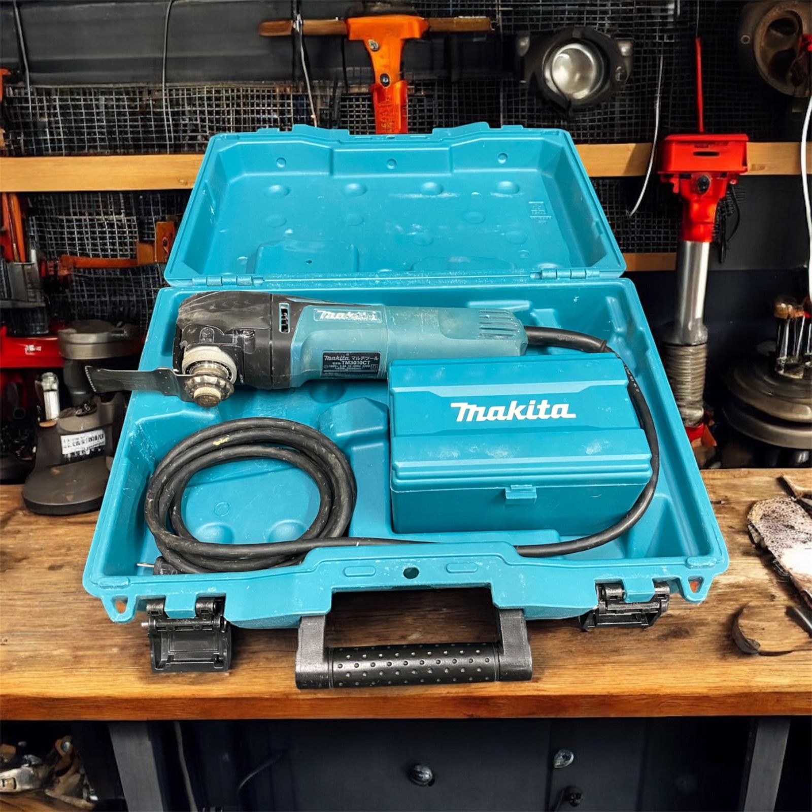 マキタ コード式マルチツール TM3010CT 電動工具 ケース入 DIY 内装 大工