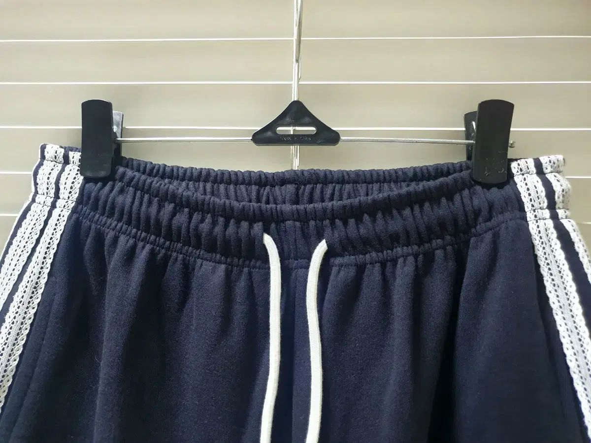 トレーニングパンツ