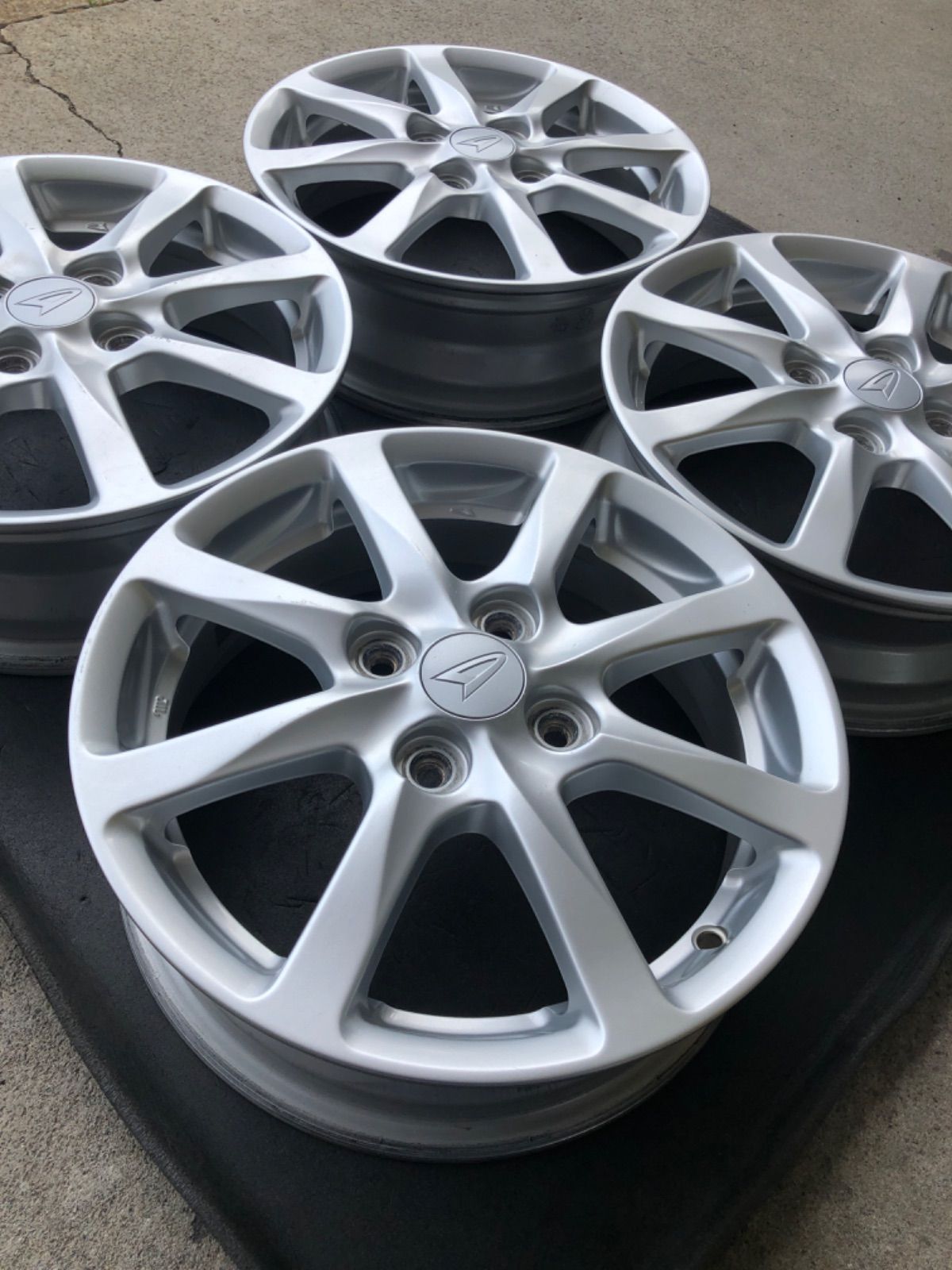 ダイハツ 純正アルミホイール 14インチ ムーヴ タント ウェイク ミラジーノ ミラ ミライース EXE コンテ ココア 4.5J 45