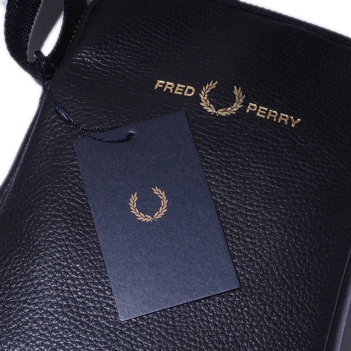 フレッドペリー FRED PERRY タンブルドレザー サイドバッグ L8289 