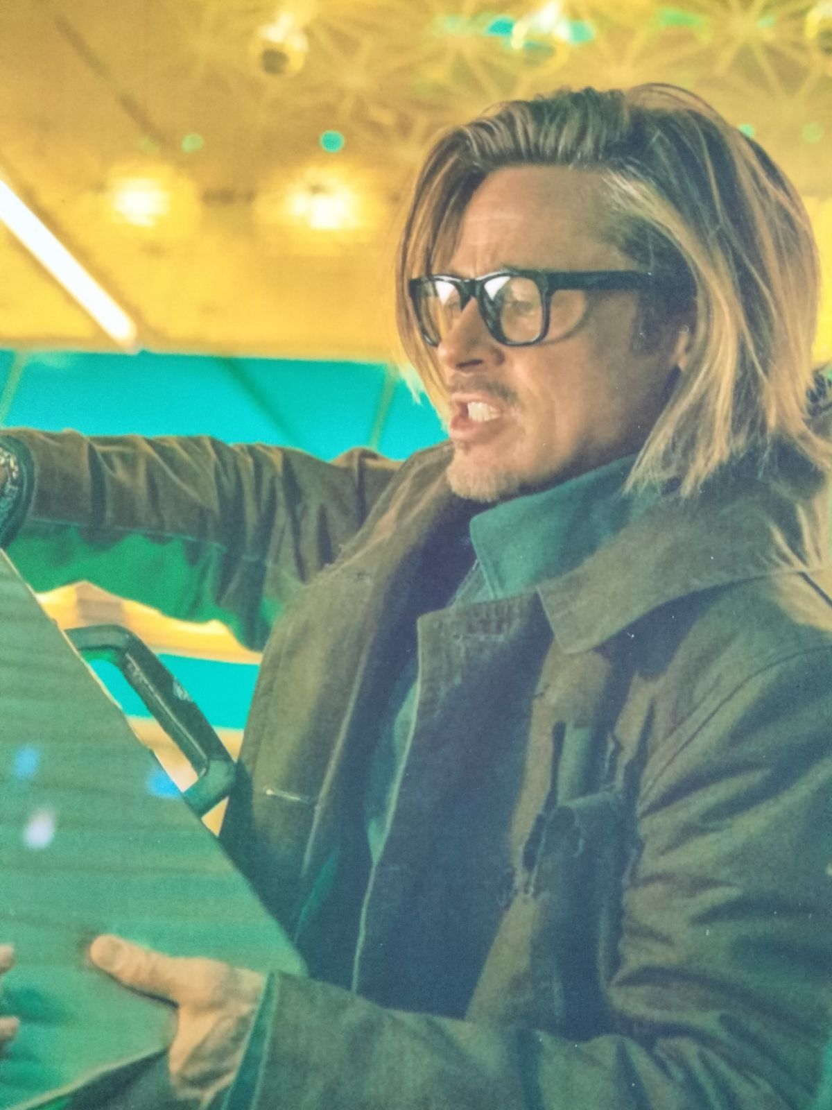ブラッドピット直筆サイン入り2Lサイズ写真…Brad Pitt - メルカリ
