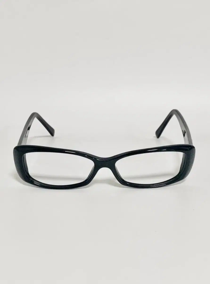 欲しいモノを一括サーチ。 デッドストック FENDI フェンディ ブラック ウェリントン メガネ ラインストーン 装飾