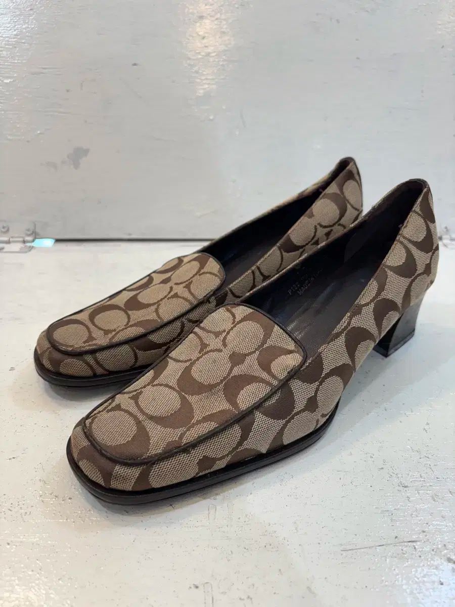 COACH(コーチ) ローファー