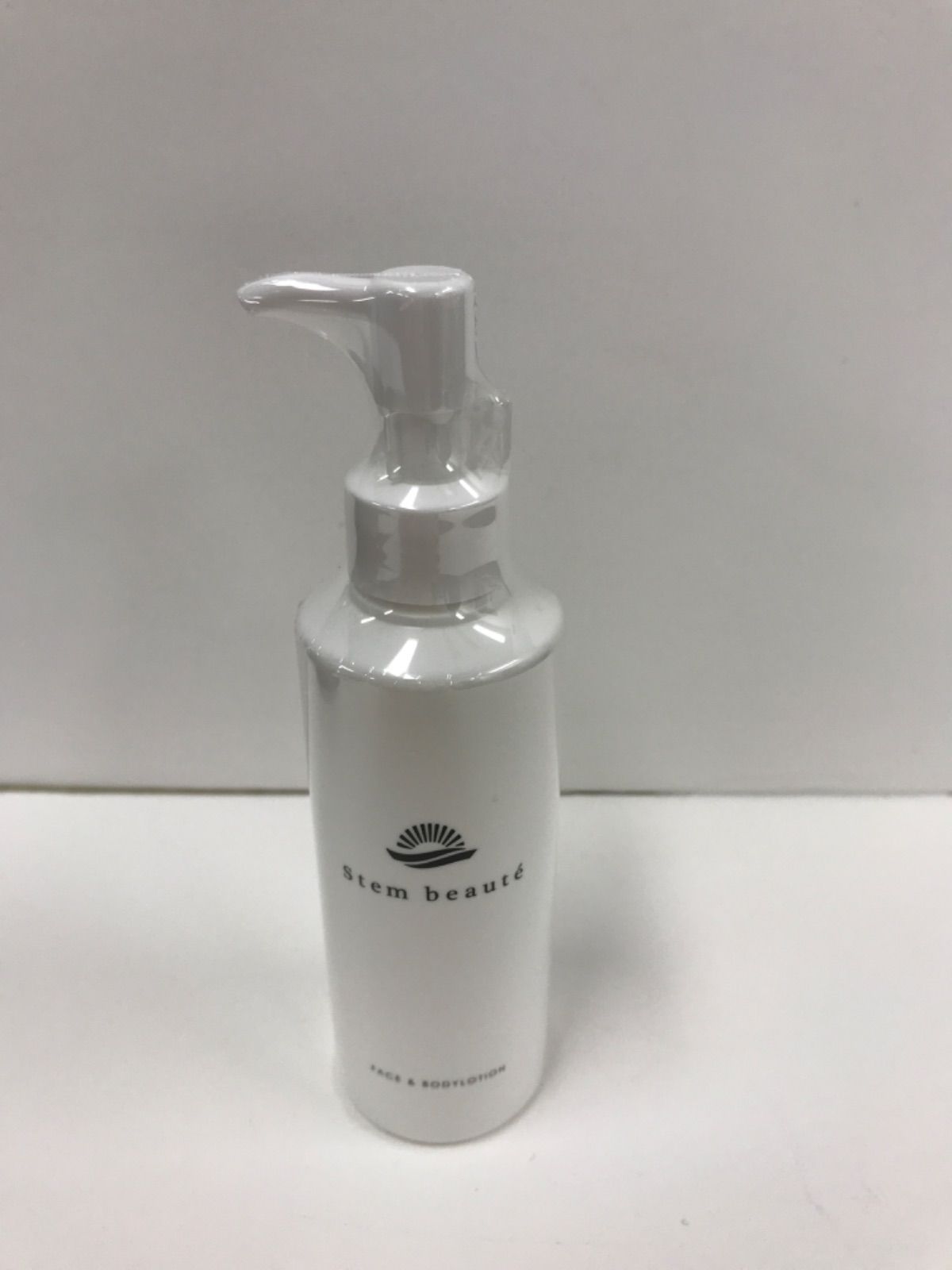 F748 Stem beaute ステム ボーテ フェイス＆ボディローション 180mL