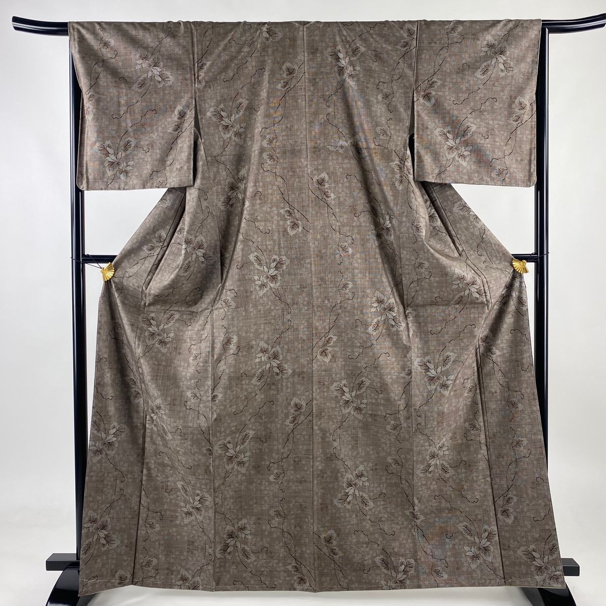 大島紬 身丈165.5cm 裄丈66.5cm M 袷 純泥染 証紙 草花 灰茶 正絹 名品