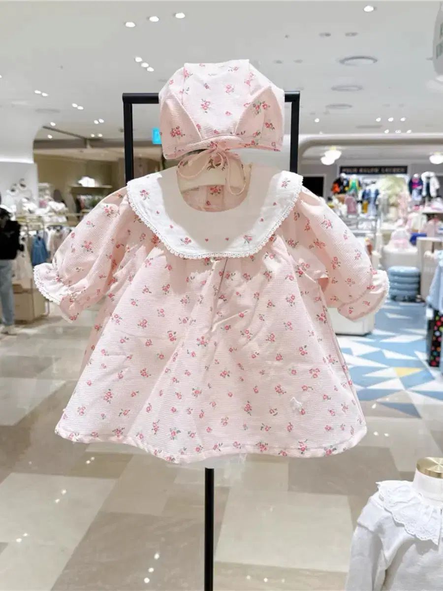 新品タグ付き
Gold Win ゴールドウィン
Jr.ミドラー  サイズ 140 Ettoi(エトワ) ボディスーツ 18m 新品