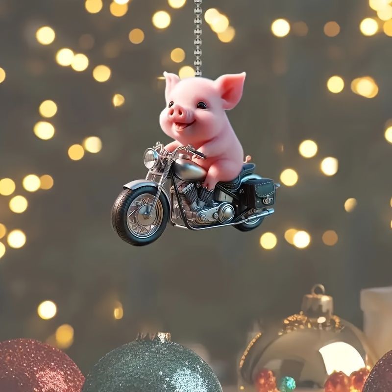 吊り下げ キーホルダー 豚 バイクに乗るぶた オートバイ 2D アクリル 8cm かわいい バックミラー 車内アクセサリー おしゃれ おすすめ t799