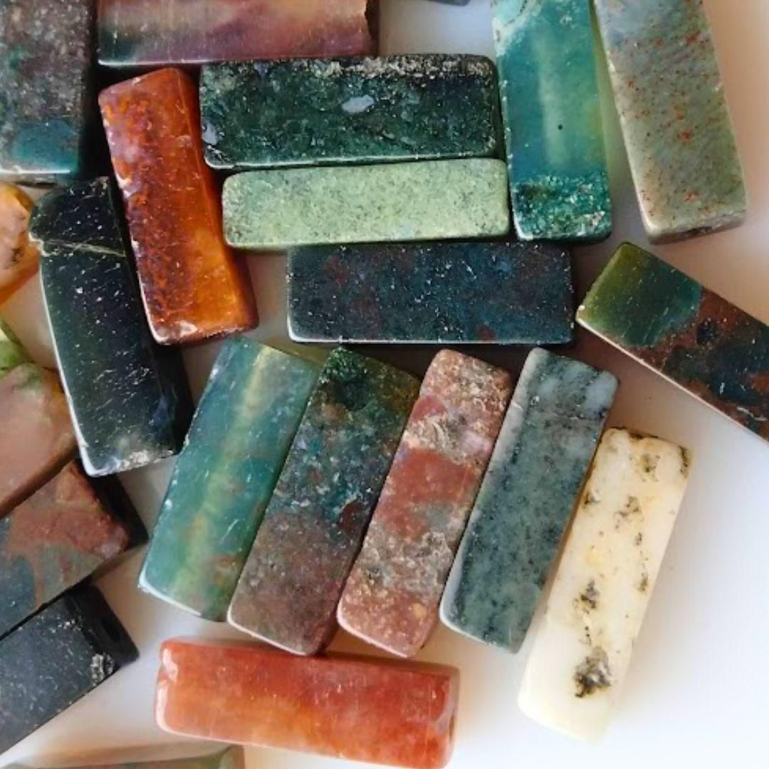 天然石インドめのう 四角ビーズ 長方形 細長い スティック型 茶色 緑