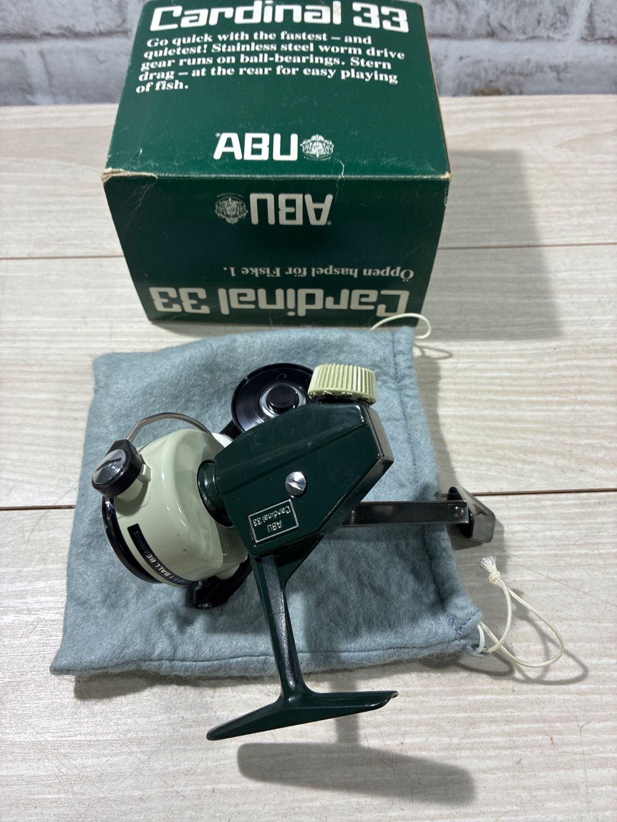 ABU cardinal33 レトロ スピニングリール 整理番号R6
