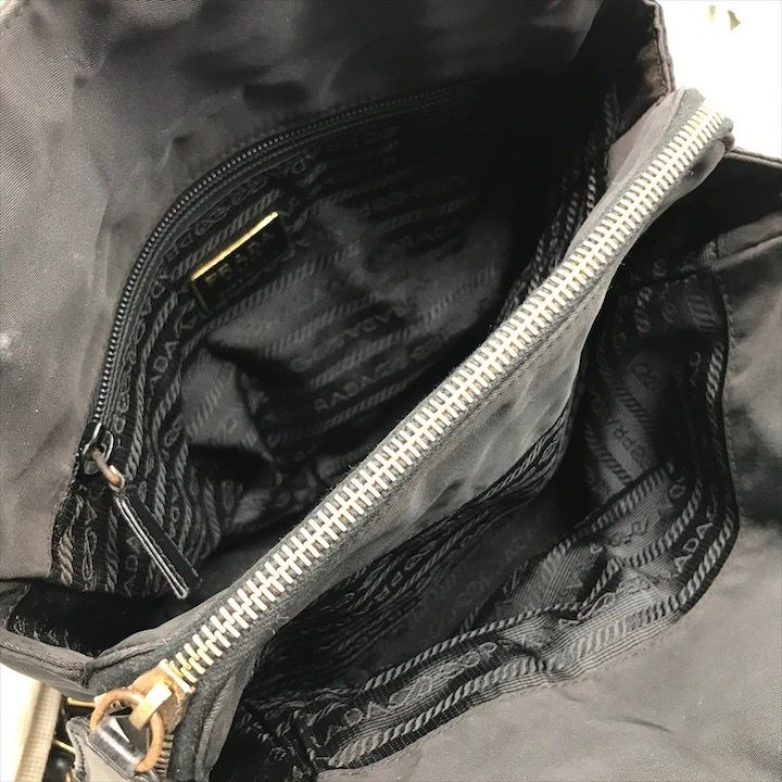 PRADA プラダ