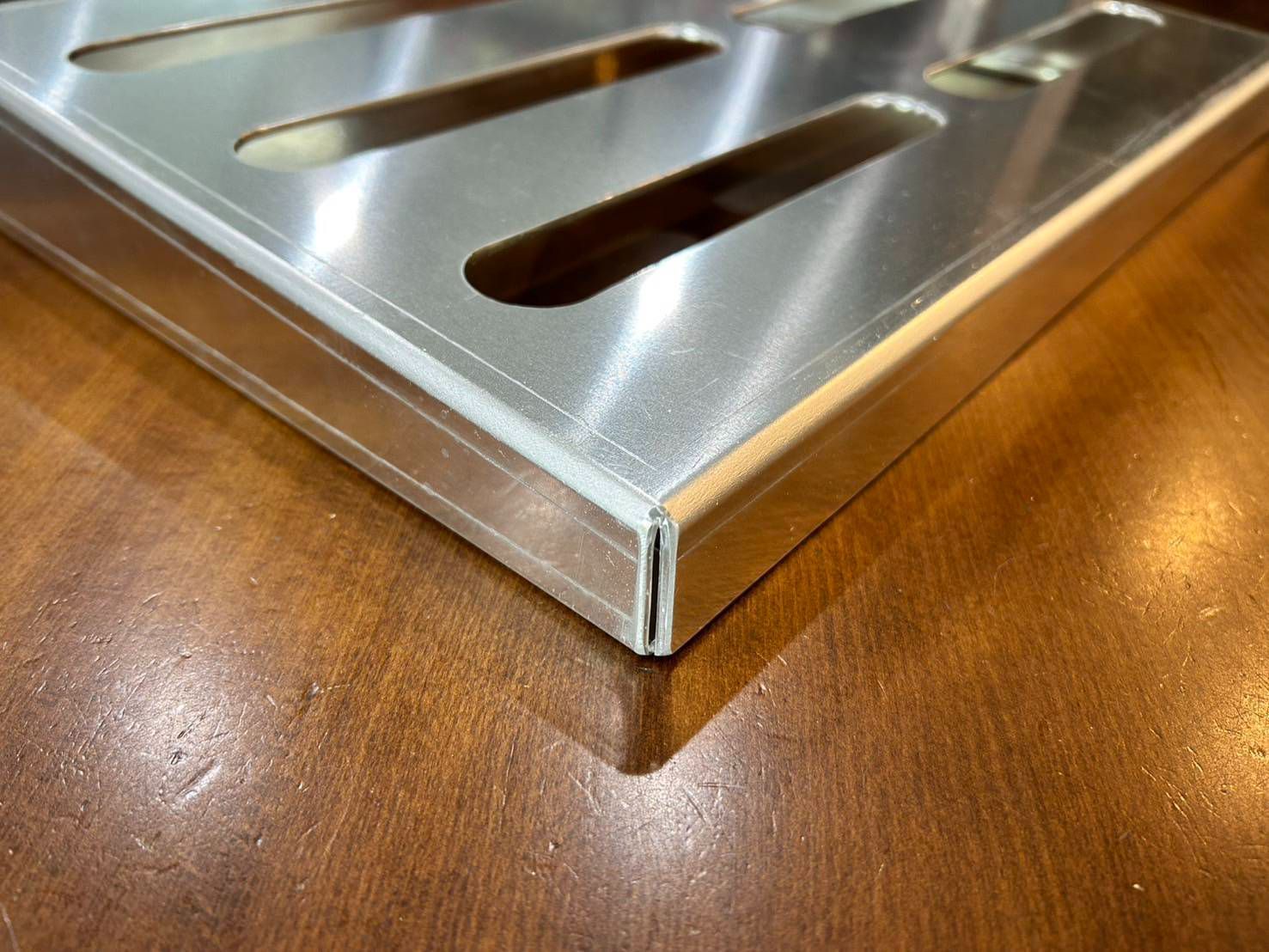 ご来店を待ちます! アルミ製 エフェクターボード Pedaltrain Classic JR 相当サイズ 約46㎝X31.5㎝X6㎝