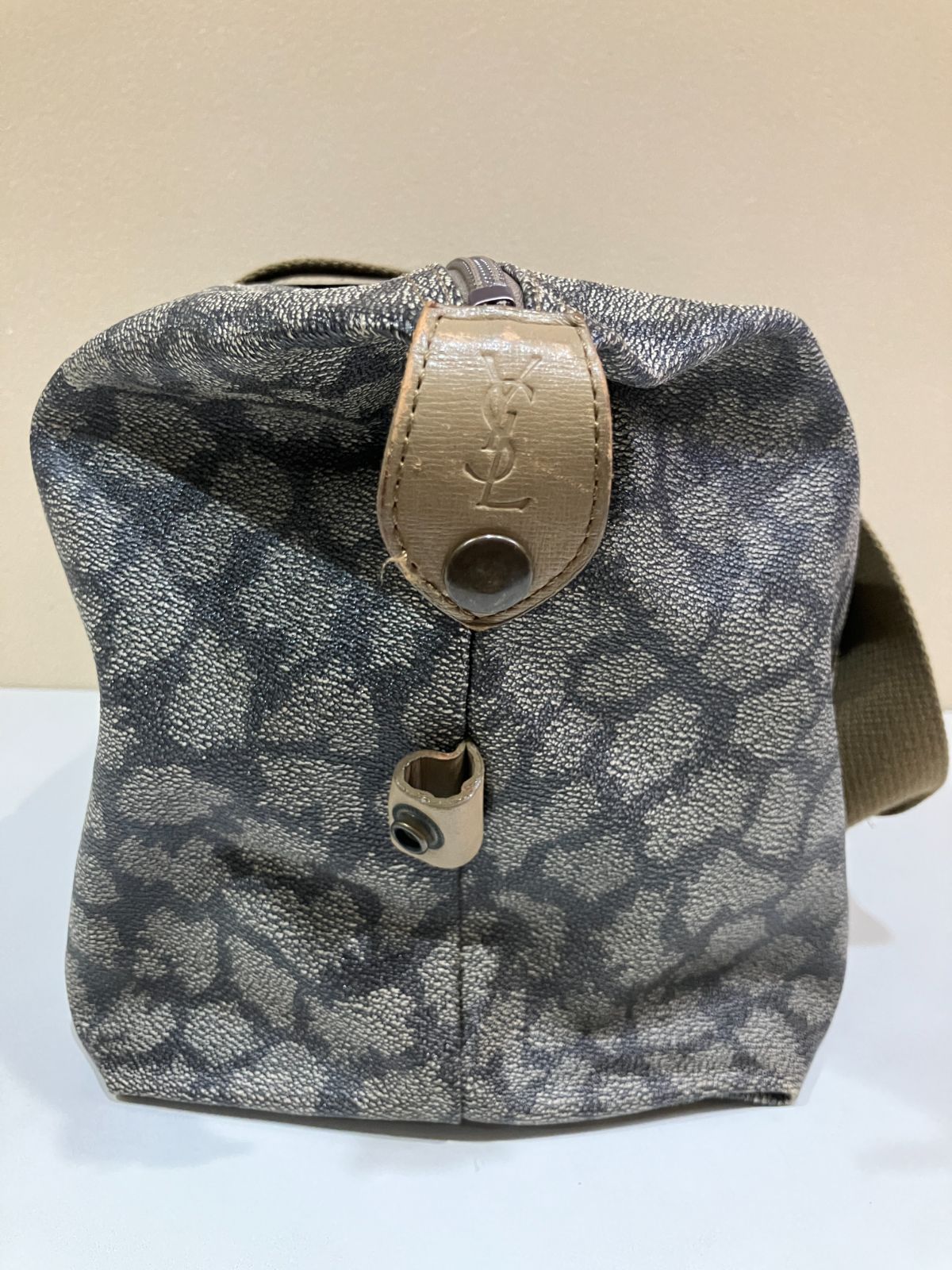 美品　イヴサンローラン　ボストンバッグ　ジラフ柄　pvc　レザー　ロゴ　大容量 美品 大容量】イヴサンローラン ボストンバッグ ジラフ PVC