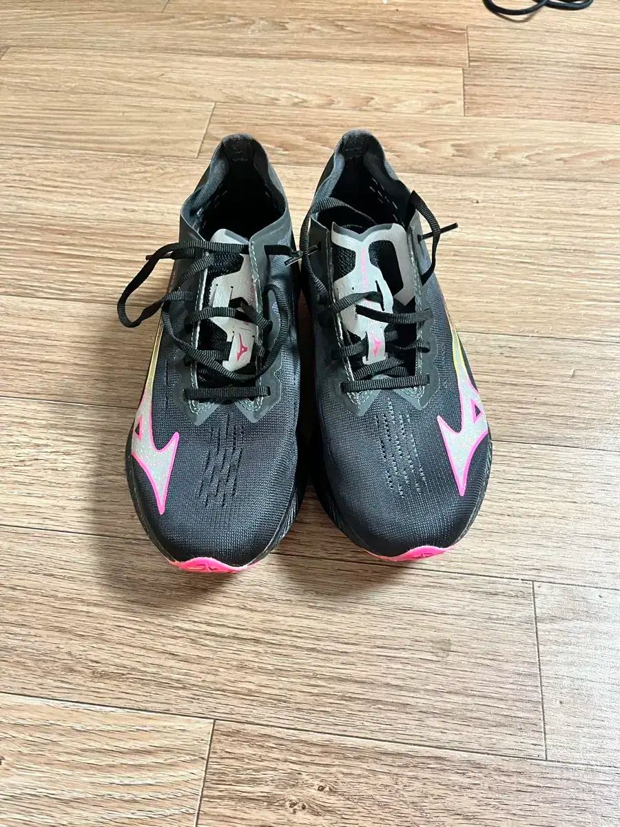 ミズノ ウェーブ リーベルリオン プロ