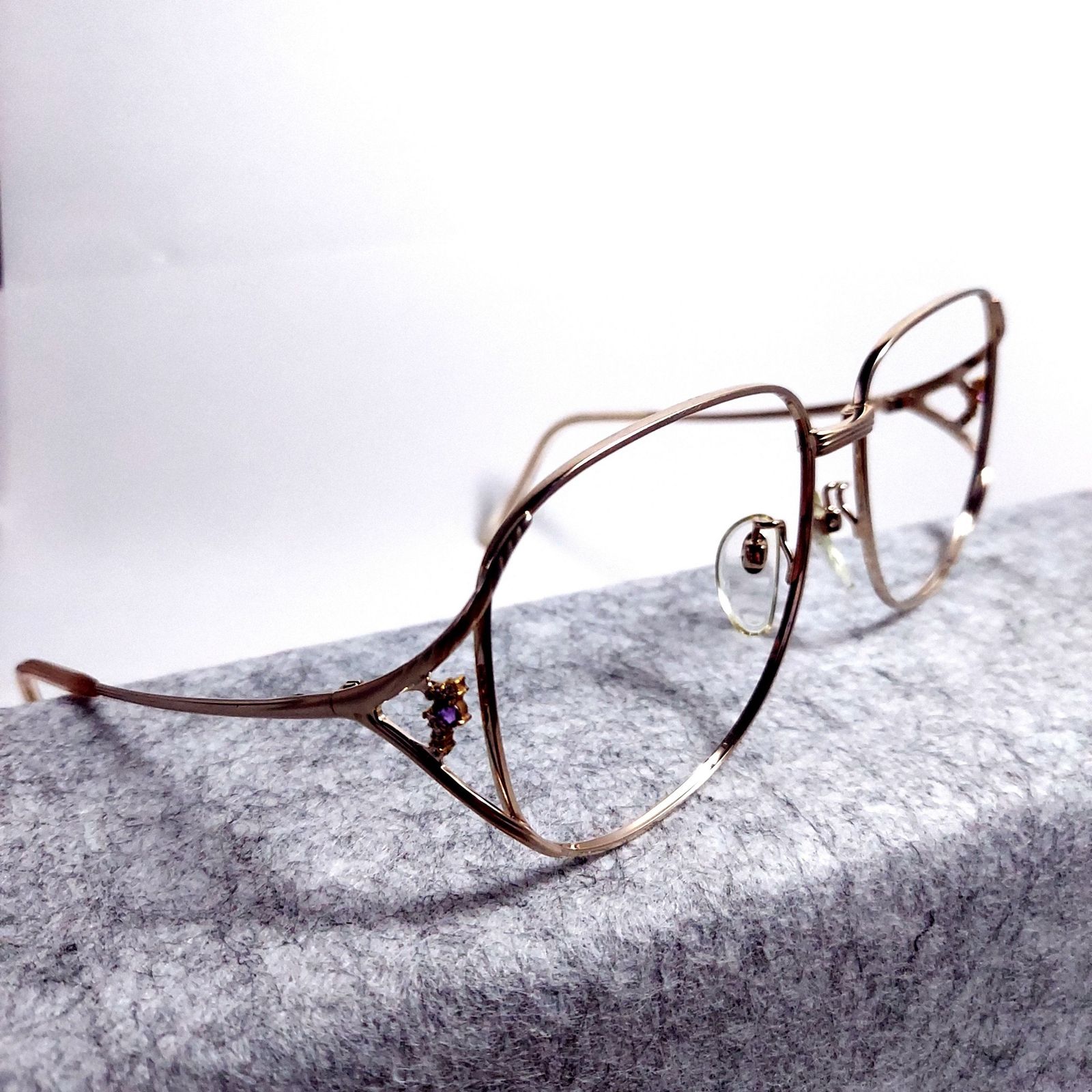 No.748メガネ　HOYA　宝飾アメジスト&ダイヤモンド【度数入り込み価格】 No.748メガネ HOYA 宝飾アメジスト&ダイヤモンド【度数入り込み