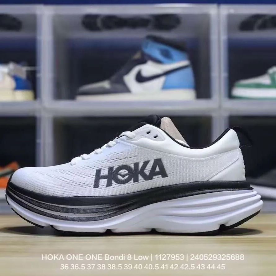 今ならほぼ即納！ ホカオネオネ 新品 ボンダイ8 ホワイト+ 8 Bondi One One Hoka スパイク・シューズ