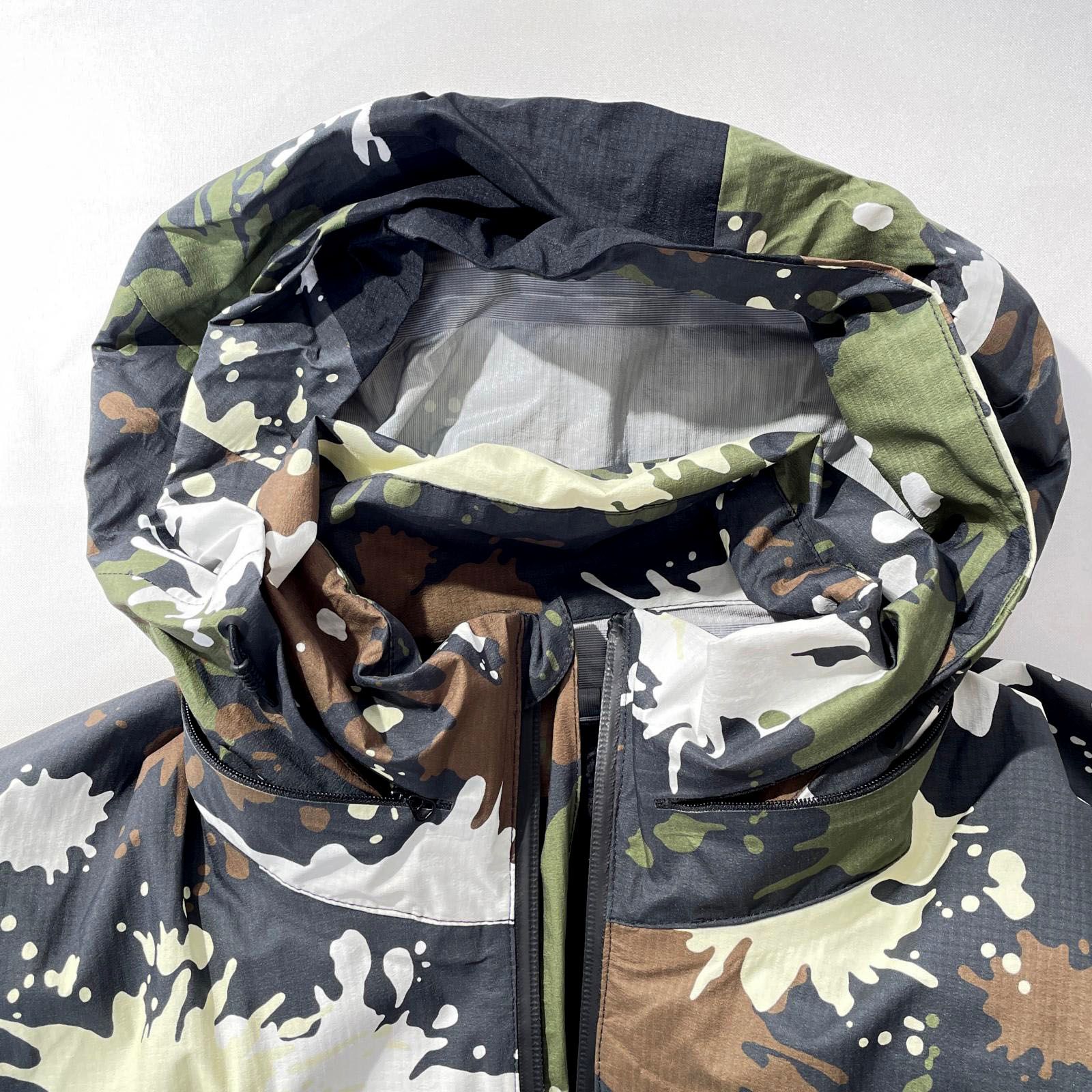 気持ちの良い メンズ パーリーゲイツ PEARLY GATES ブルゾン 5 L カーキ系 スプラッシュ柄 2枚組 ダブルジップ 4WAY フード 総柄 便利