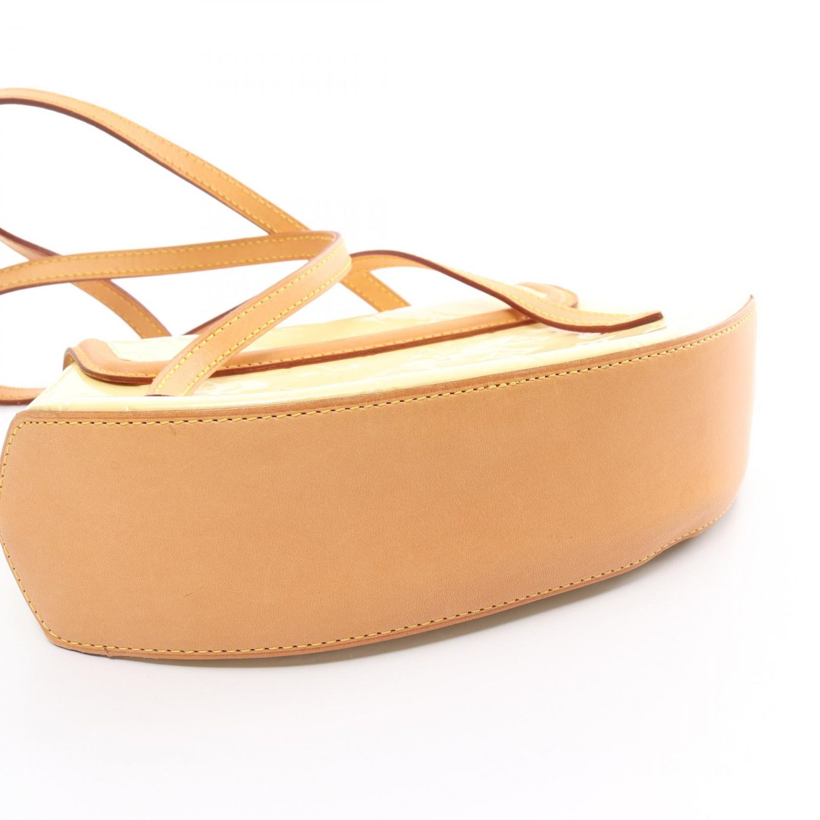 ルイヴィトン ビスケインベイPM モノグラムヴェルニノワゼット ショルダーバッグ ルイ・ヴィトン ビスケインベイPM モノグラムヴェルニ