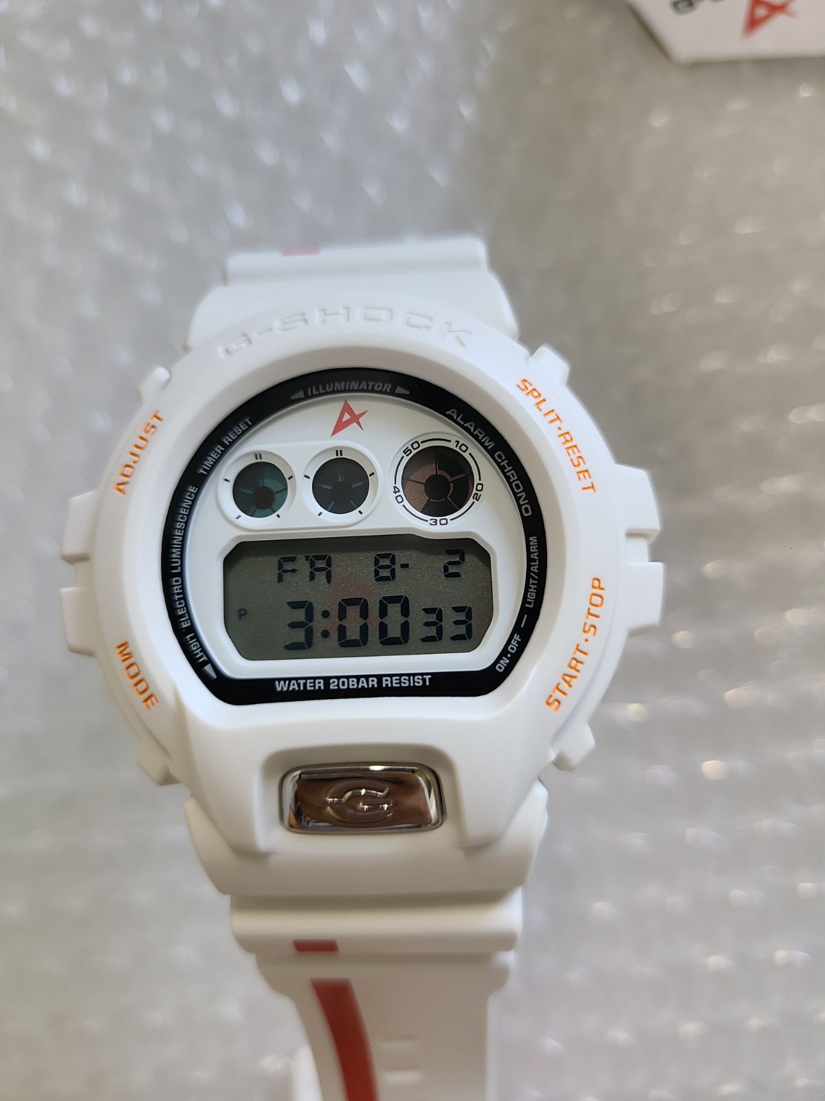 G-SHOCK アムロ・レイモデル ホワイト G-SHOCK×GUNDAM、逆シャア・アムロ仕様の白い限定モデル