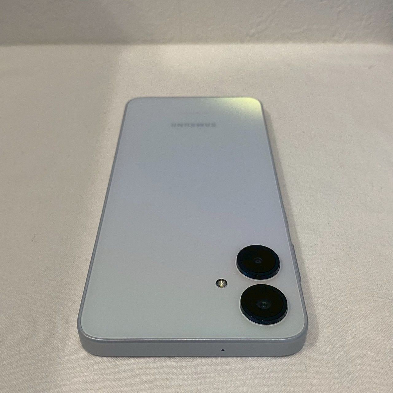 美品】Galaxy/A25/5G/SCG33/本体/ホワイト/SIMフリー/元箱付属品完備