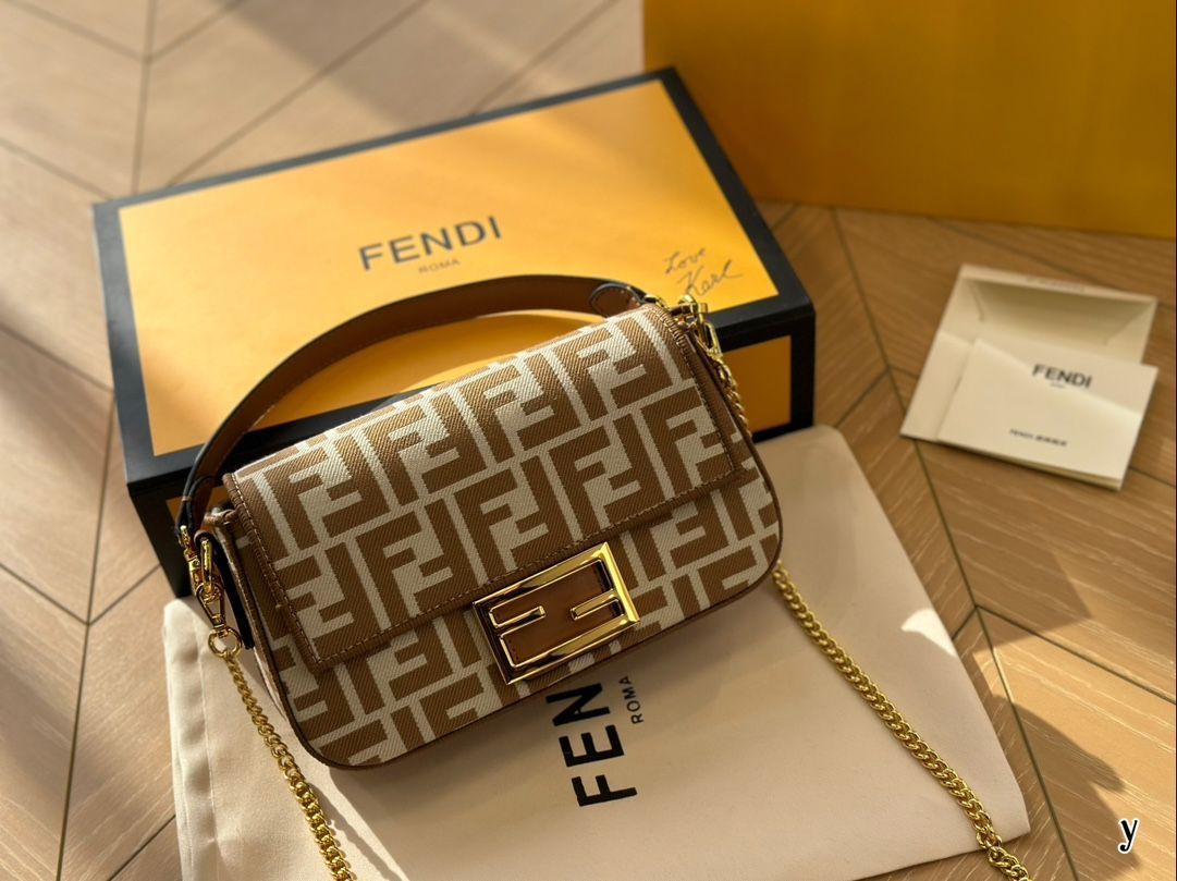 フェンディ　バケット型チャーム FENDI マンマバケット型チャーム｜Yahoo!フリマ（旧PayPayフリマ）
