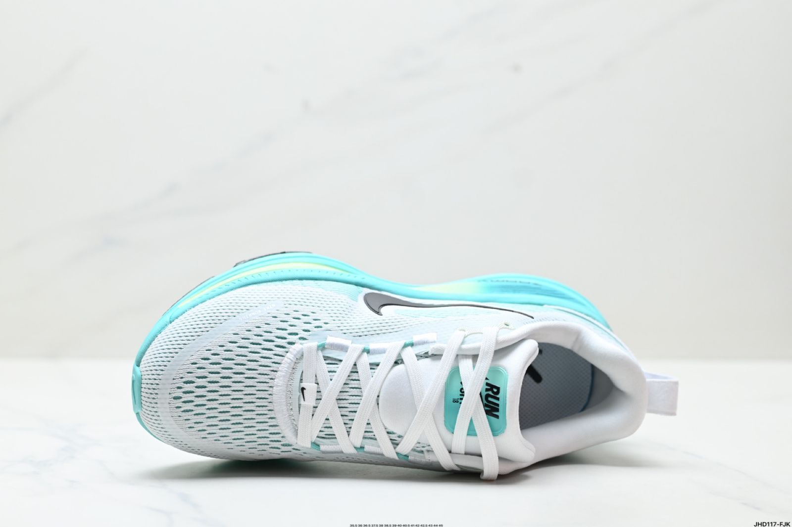 新品　NIKE ボメロ18 サイズ24.5 タグ付 マキシマム クッショニングを搭載したナイキ ボメロ 18が2月27日