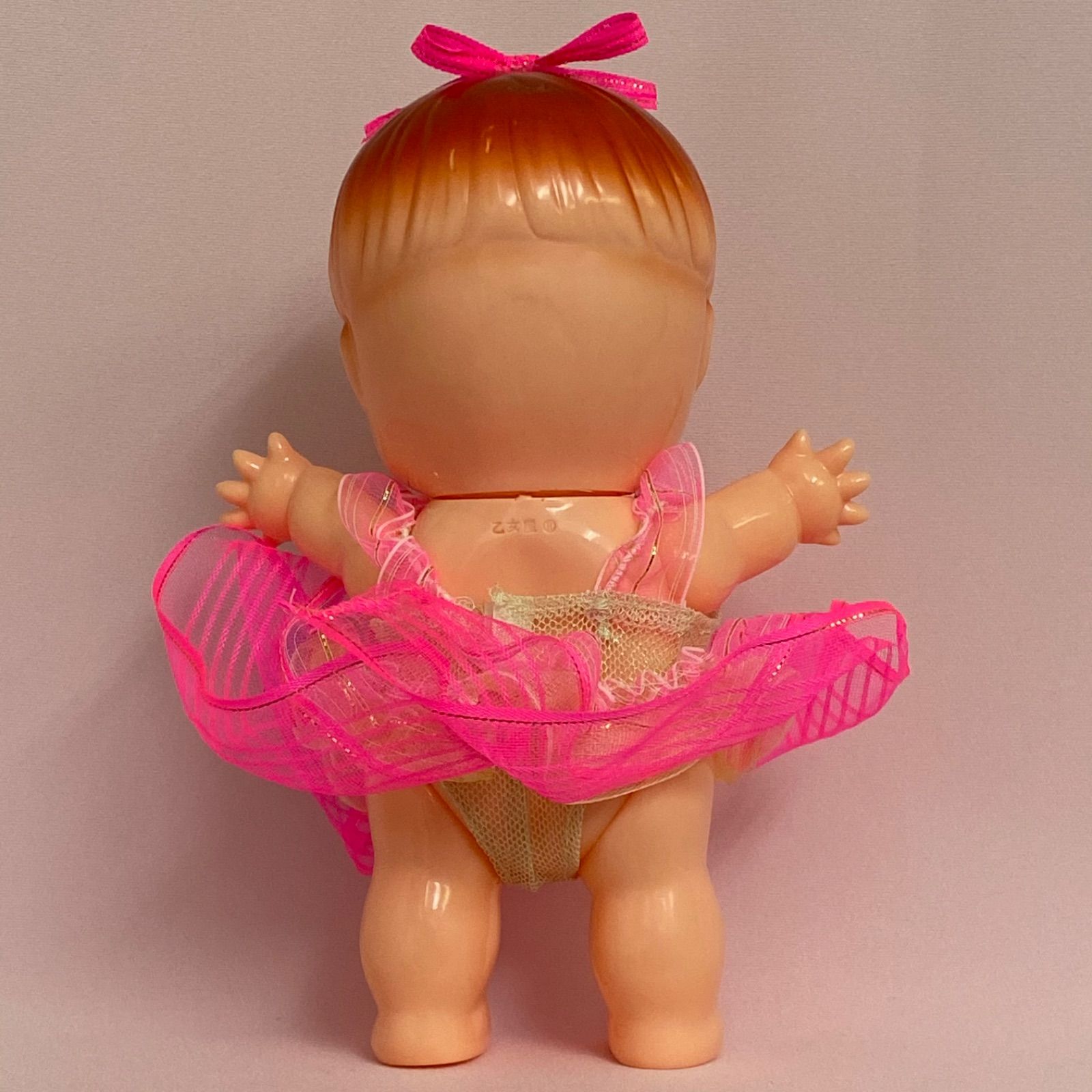 ソフビ人形 リボンドレスを着たデコちゃん
