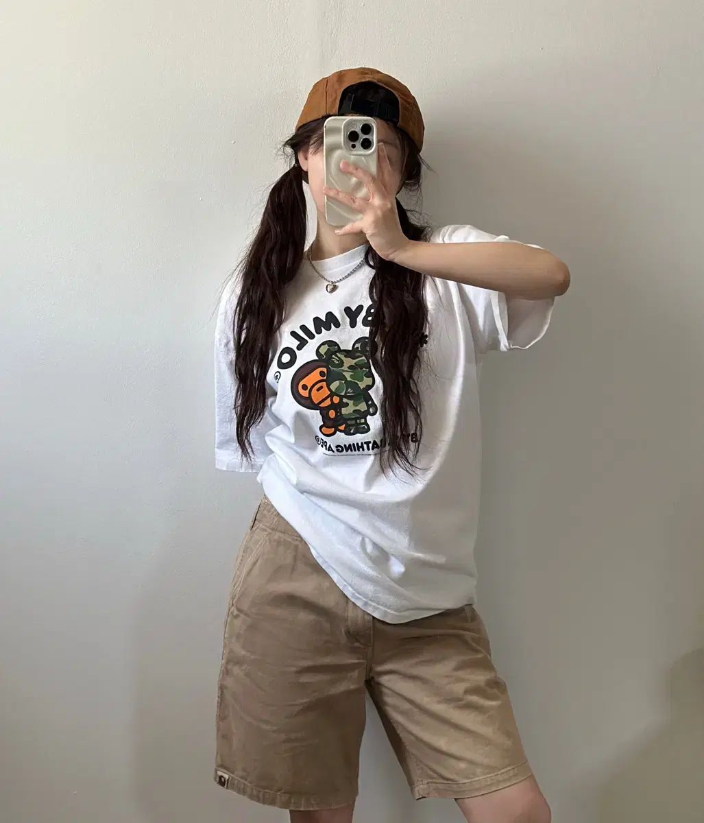 ベージュ