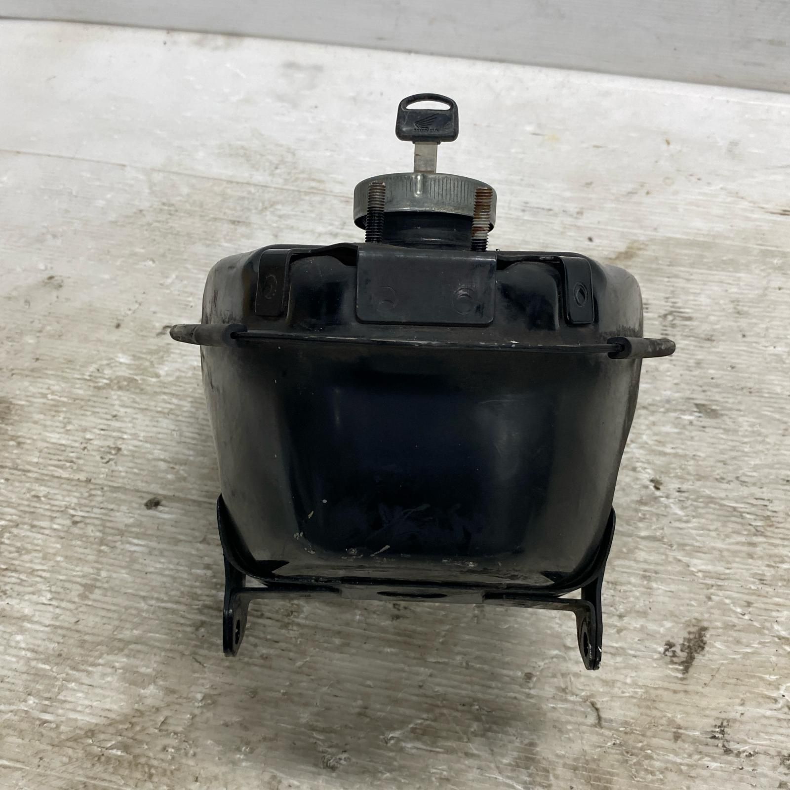 ホンダスーパーカブ燃料タンクHONDASupercub