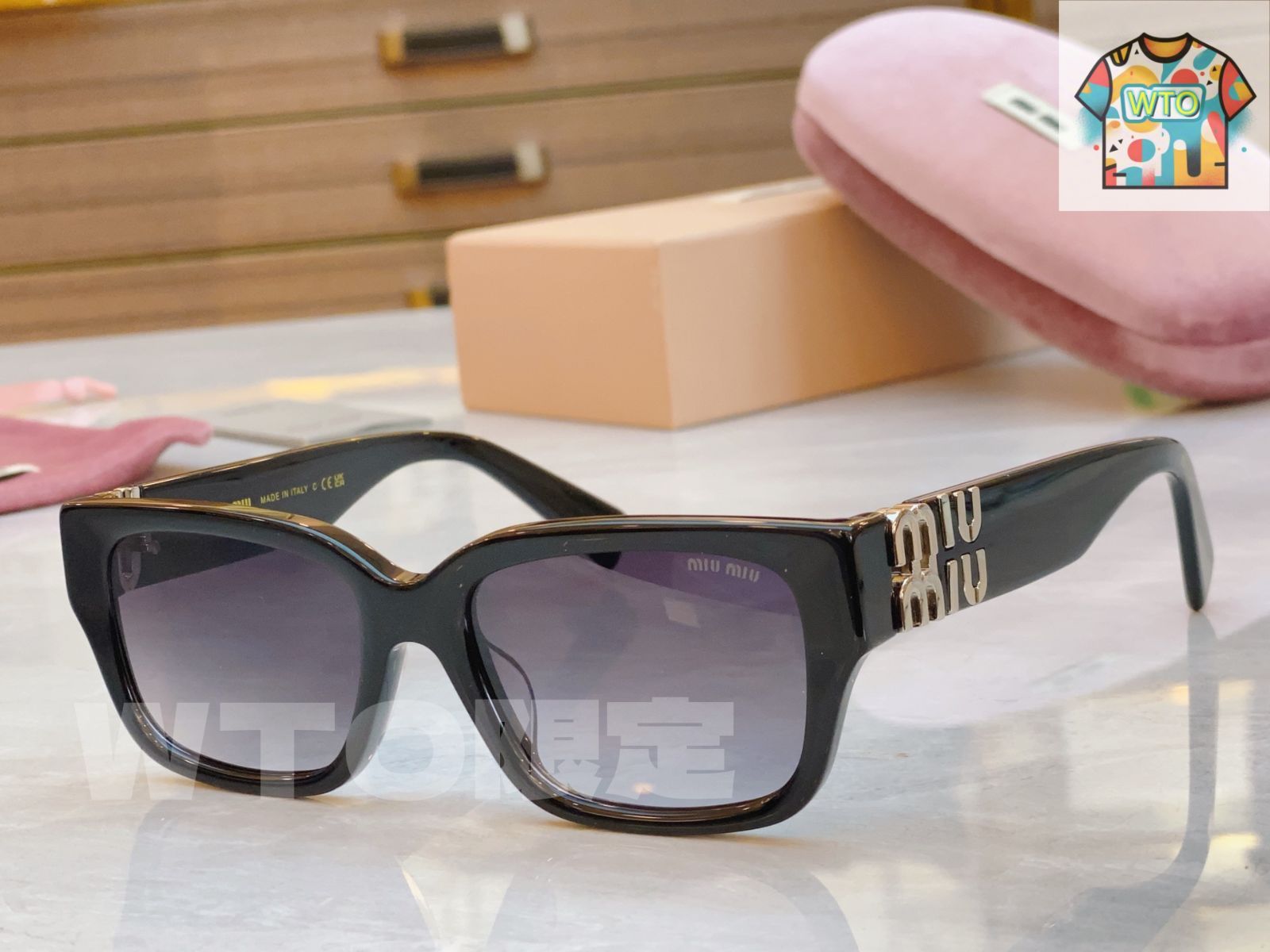 miu miu未使用新品サングラス SMU53Q 59 16 780-3F2 Miu Miu Eyewear オーバルフレーム サングラス | ゴールドトーン