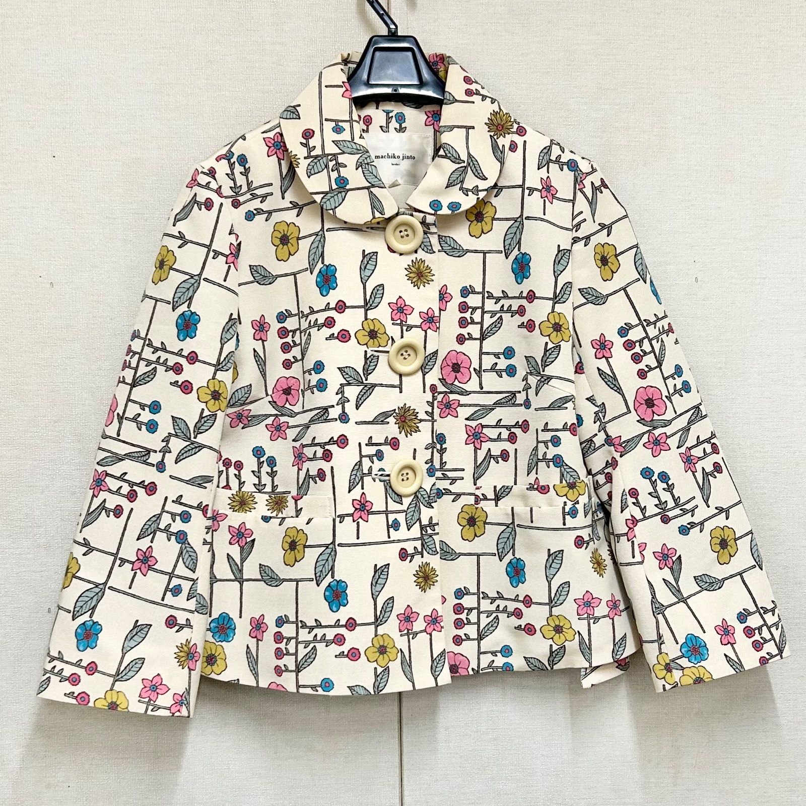 machiko jinto 短く スーツ 