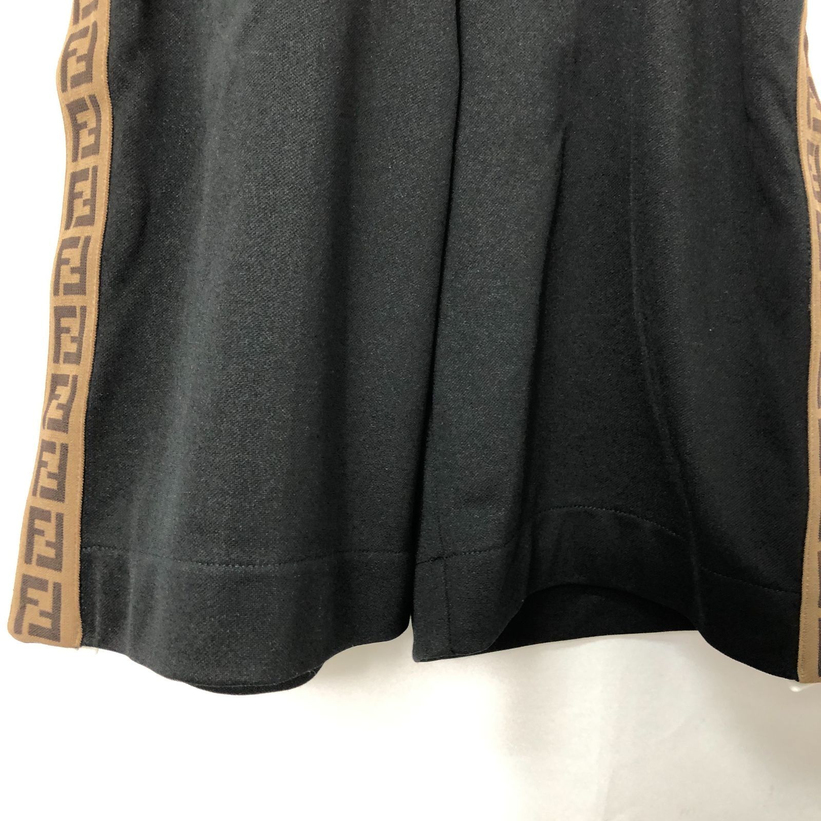 FENDI フェンディ