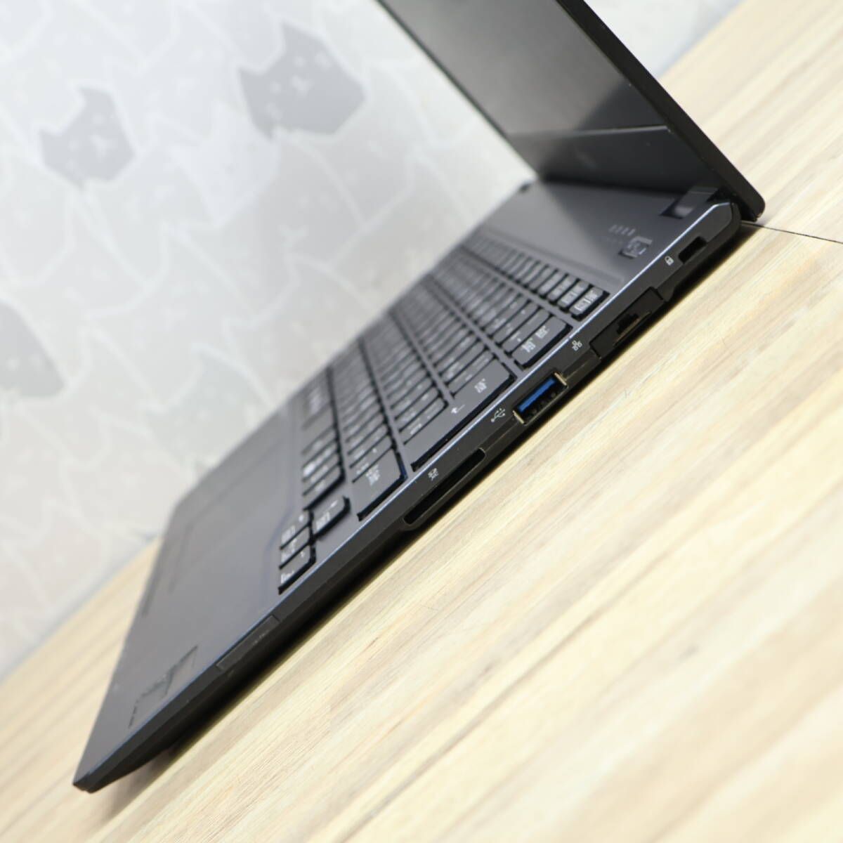 ☆美品 SSD256GB メモリ8GB☆U938/T Webカメラ TypeC Bluetooth 高