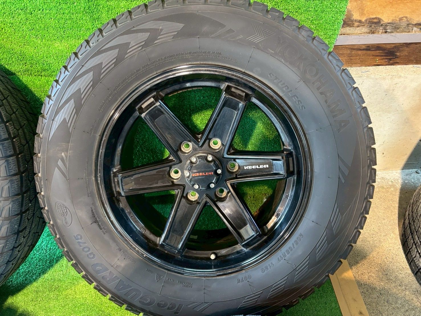 ☆トヨタ ランドクルーザープラド TRJ150W スタッドレスタイヤホイール