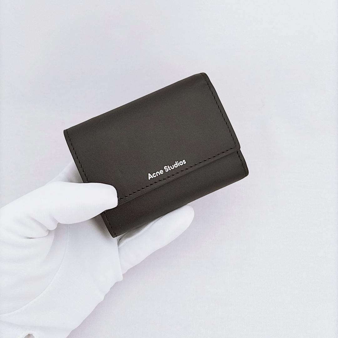 新品未使用】Acne Studios 3つ折りレザーウォレット 財布 ブラック 