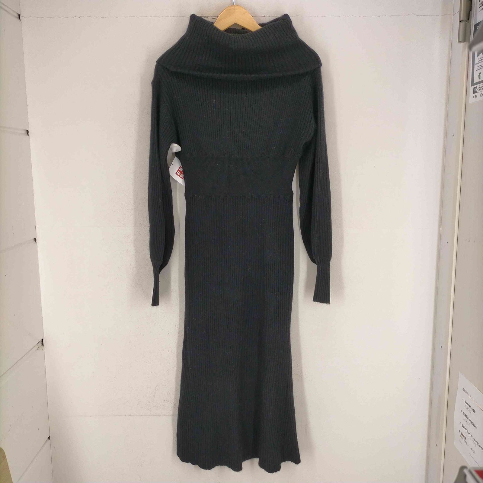 【完売品】ánuans ロングワンピース　オフショル 美シルエット　ナロー ファッション ファッション 【完売品】ánuans ロングワンピース