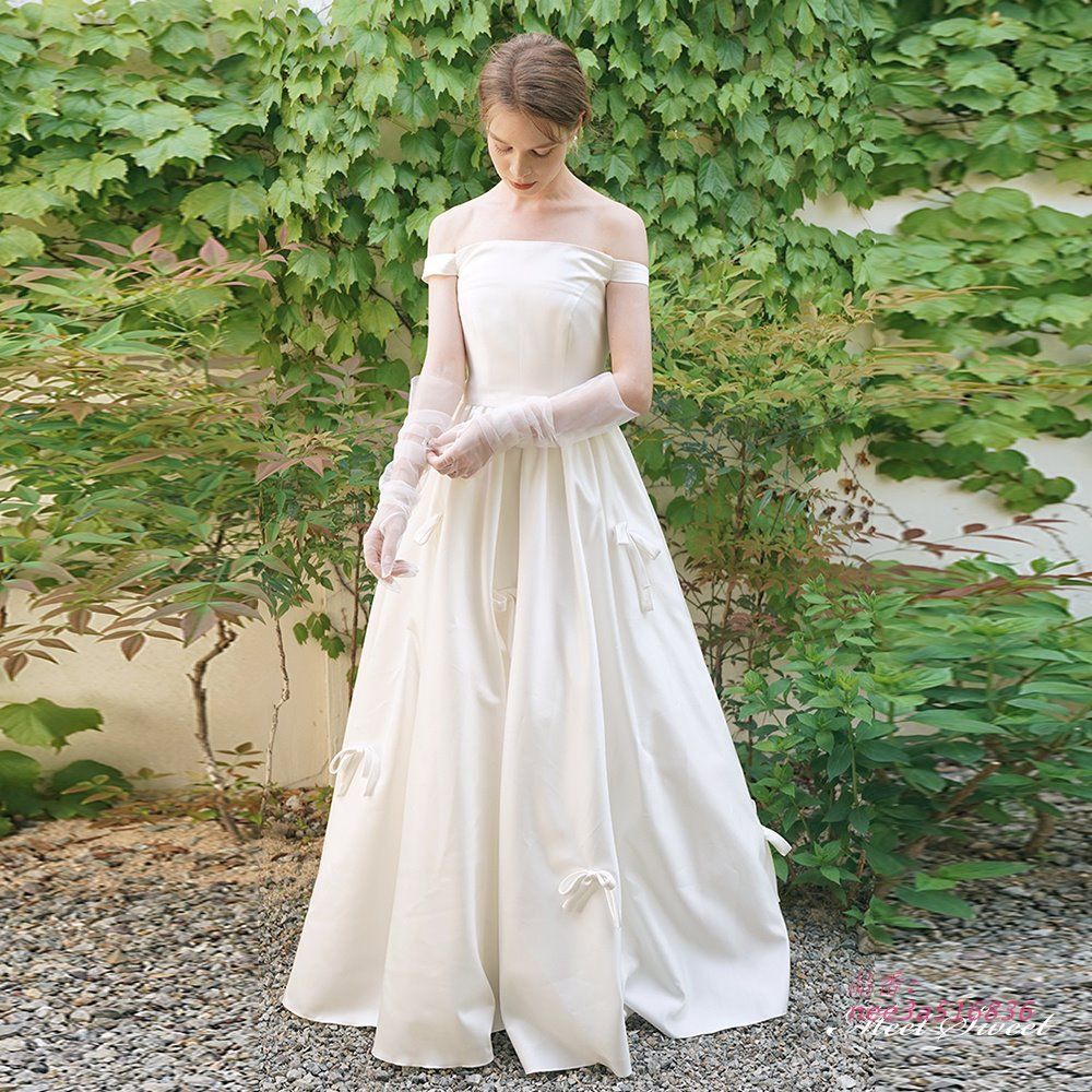 ウェディングドレス サテン 2次会 花嫁 白 Aライン フォト 前