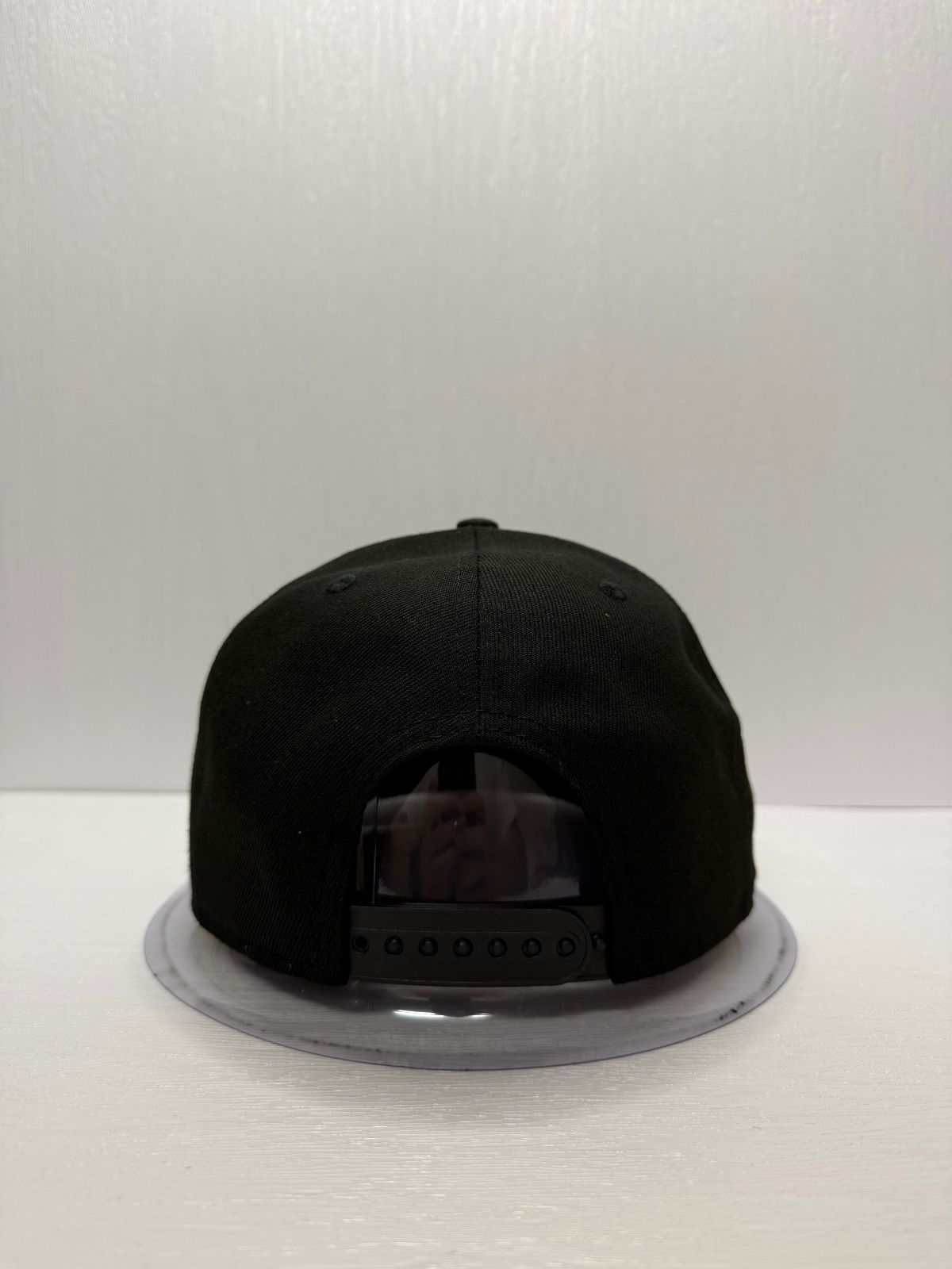 スナップバックキャップ