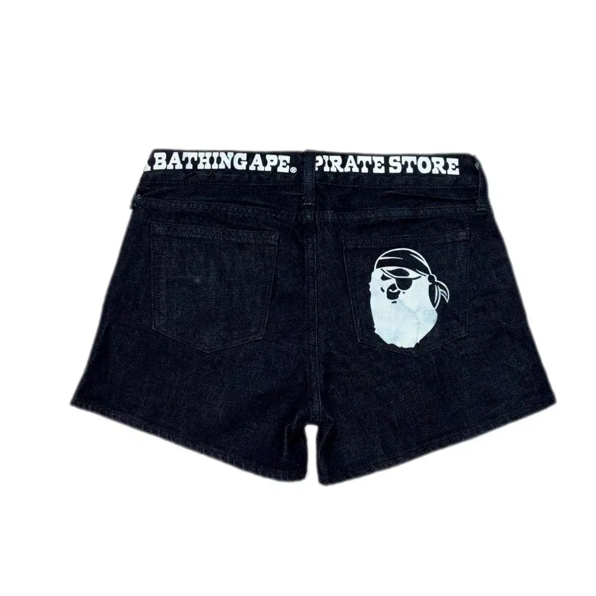 A  BATHING APE  正規品　デニムショートパンツ BAPE A BATHING APE(アベイシングエイプ) デニム ショートパンツ